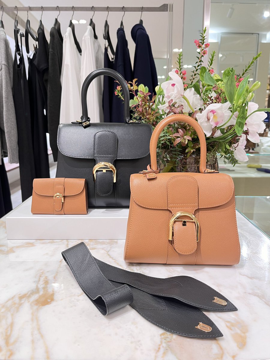 DelvauxHarrods's tweet photo. Black and Vegetal-ivory, the most classic colors. Whenever you wear it, it only comes out as gorgeous. #harrods #delvaux #london #fashion #delvauxbags #brillant #tempete #pin #coolbox #lingot #デルヴォー #タンペート #ランゴー #ブリヨン #명품가방 #명품가방추천 #델보 https://t.co/FAqvqkgAAV