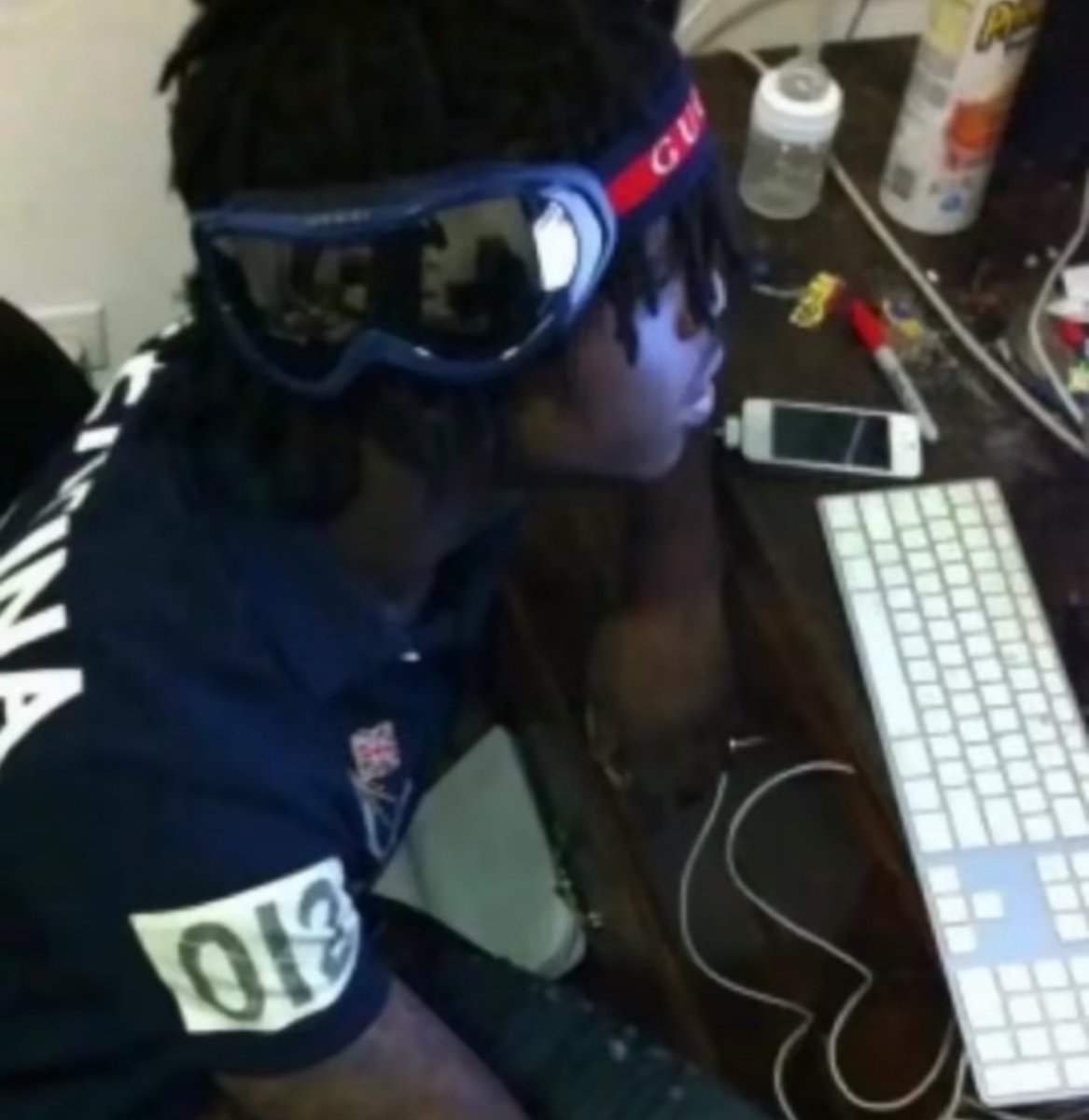 PlayboiCarzi's tweet photo. moi complètement déf qui regarde entièrement la pub youtube de 3 min https://t.co/1MXpE8BMlR