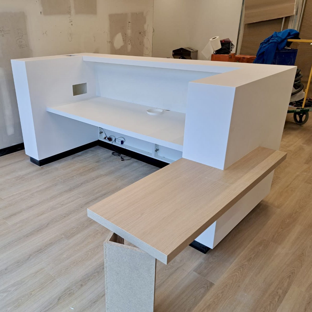 innova_grup's tweet image. Esforç, dedicació, passió i qualitat. Els quatre valors que defineixen al nostre equip de professionals.✨
Posa’t a les nostres mans! 🔨
#interiorismo #bcndesign #barcelonadesign #barcelonaarchitecture #interiorismobarcelona #solidsurface #manresa #santpedor #barcelona