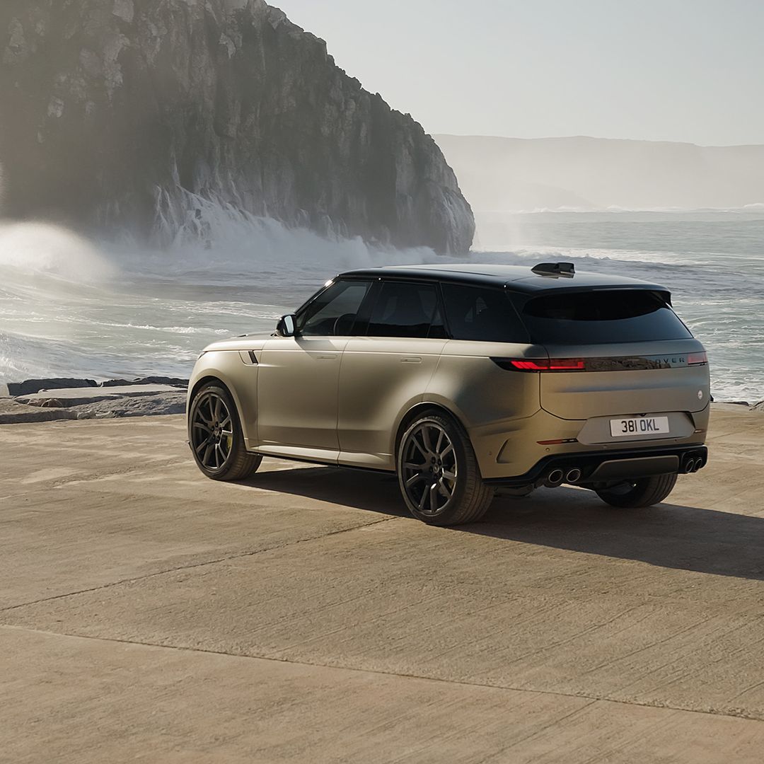 Dynamic in nature.
Explore Range Rover Sport at Land Rover Constantiaberg
#ModernLuxury #rangeroversport #LandRoverConstantiaberg