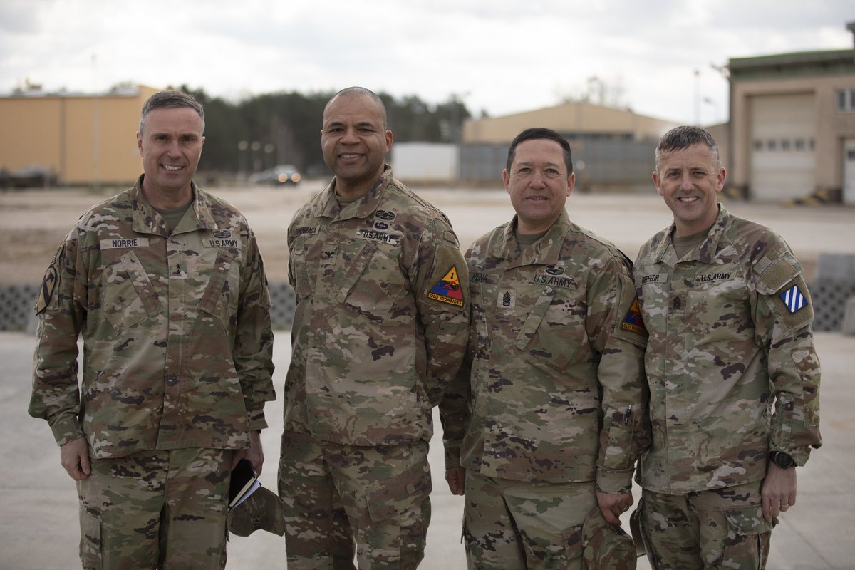 STRIKE HARD! 🇪🇺 🇵🇱 🇩🇪 🇧🇬 🇺🇸 

Col. Dwight D. Domengeaux Jr., commander of the 2nd Armored Brigade Combat Team, 1st Armored Division, led The Iron Brigade 'Strike' in a transfer of authority ceremony relinquishing the area of operation to the 3rd Armored Brigade Combat Team, 4th