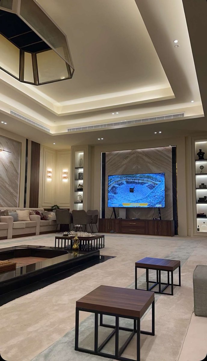 bo_hell1's tweet image. لو للسحايب يا طويل الهدب سوق
شريت لك برقٍ   رهيف   وسحابه