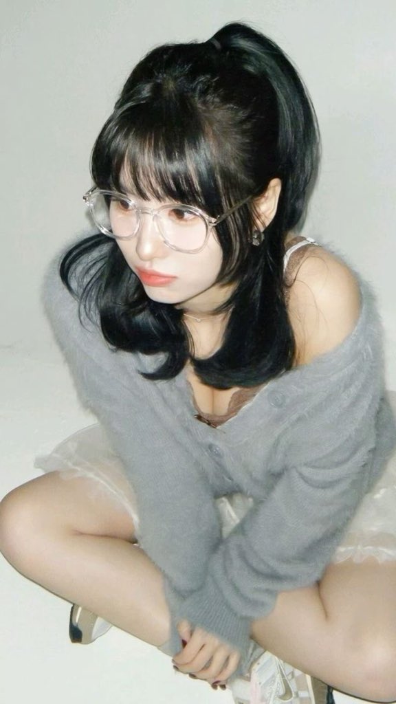 miiazss's tweet photo. ೃ⁀➷ 
lf interactive mutuals!

hii, im mia !!
— ღ she/her, '05,🇲🇽
— ღ ults: nwjns, bts, aespa, twice, txt
— ღ games: fn, roblox, ow, and more !!

new to #kpoptwt 
any fandoms welcome !!

♡ / ↻ to be moots / spread pls !! https://t.co/V74HNNxtdW