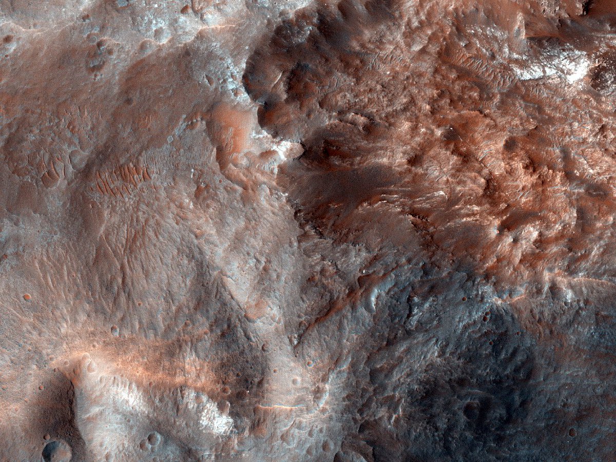 HiRISEWelsh's tweet image. HiPOD Cymraeg: 02 Ebrill 2024

Strwythyr canolog ceudwll ardrawiad

rhif: ESP_040407_1630
dyddiad caffael : 11 Mawrth 2015 
uchder: 262 km

uahirise.org/hipod/cy/ESP_0…
NASA/JPL-Caltech/UArizona
#Mars #NASA #Cymraeg #Cymru #Welsh