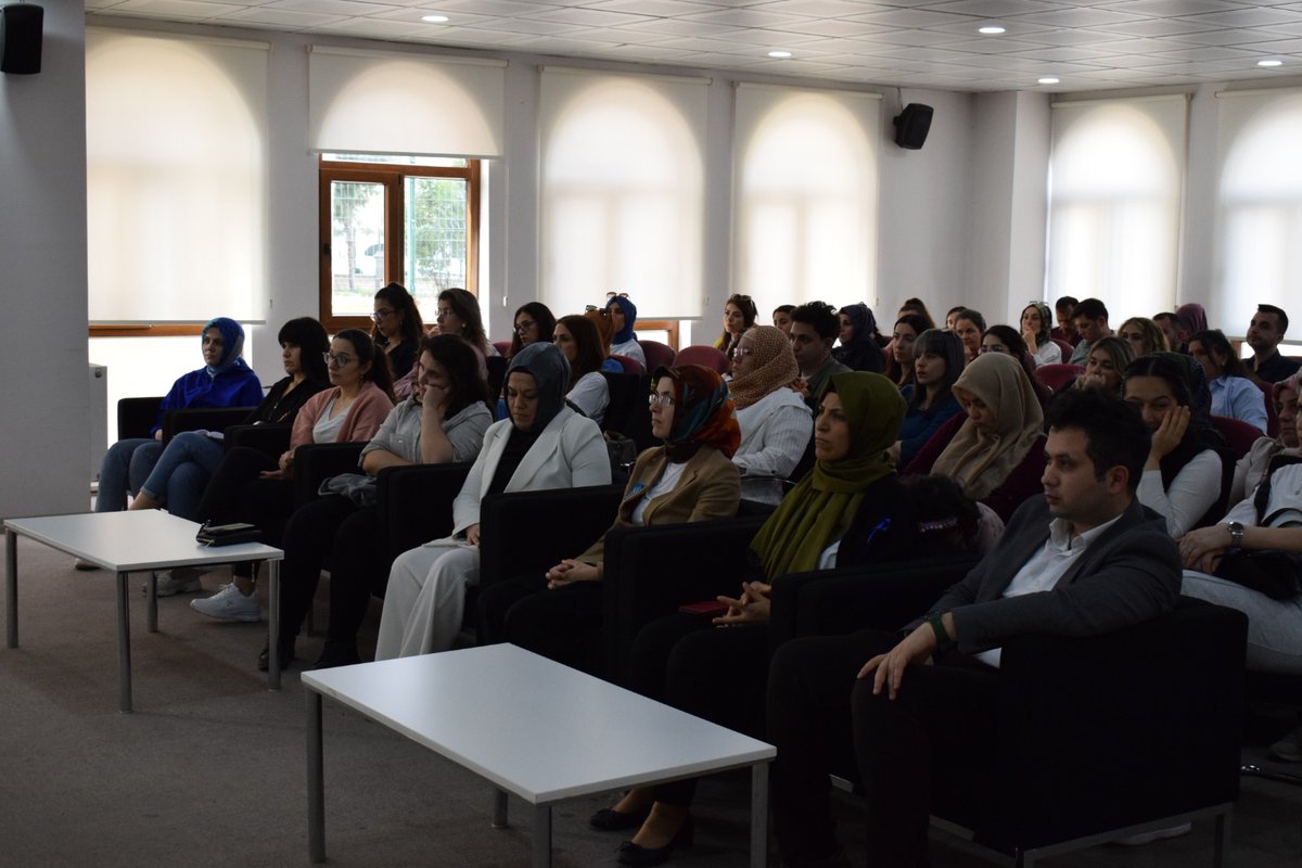 Pamukkale Üniversitesi Özel Eğitim Bölümünden Araştırma Görevlisi Elif Elumar Efe tarafından 'Otizm Spektrum Bozukluğu (OSB) Olan Bireylere Yönelik Destekleyici Yaklaşımlar' başlıklı eğitim meslek personellerimizin ve bakım personellerimizin katılımlarıyla gerçekleşti.