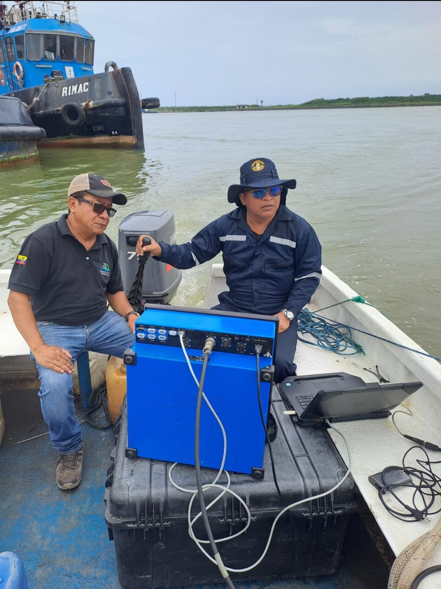 APEsmeraldas's tweet photo. Con el objetivo de facilitar el arribo y zarpe de embarcaciones que llegan al Puerto de Esmeraldas, se desarrolla en estos momentos una batimetria de control, que permite medir el avance de los trabajos de dragado que se vienen realizando con normalidad. https://t.co/zFiAtrxgqn