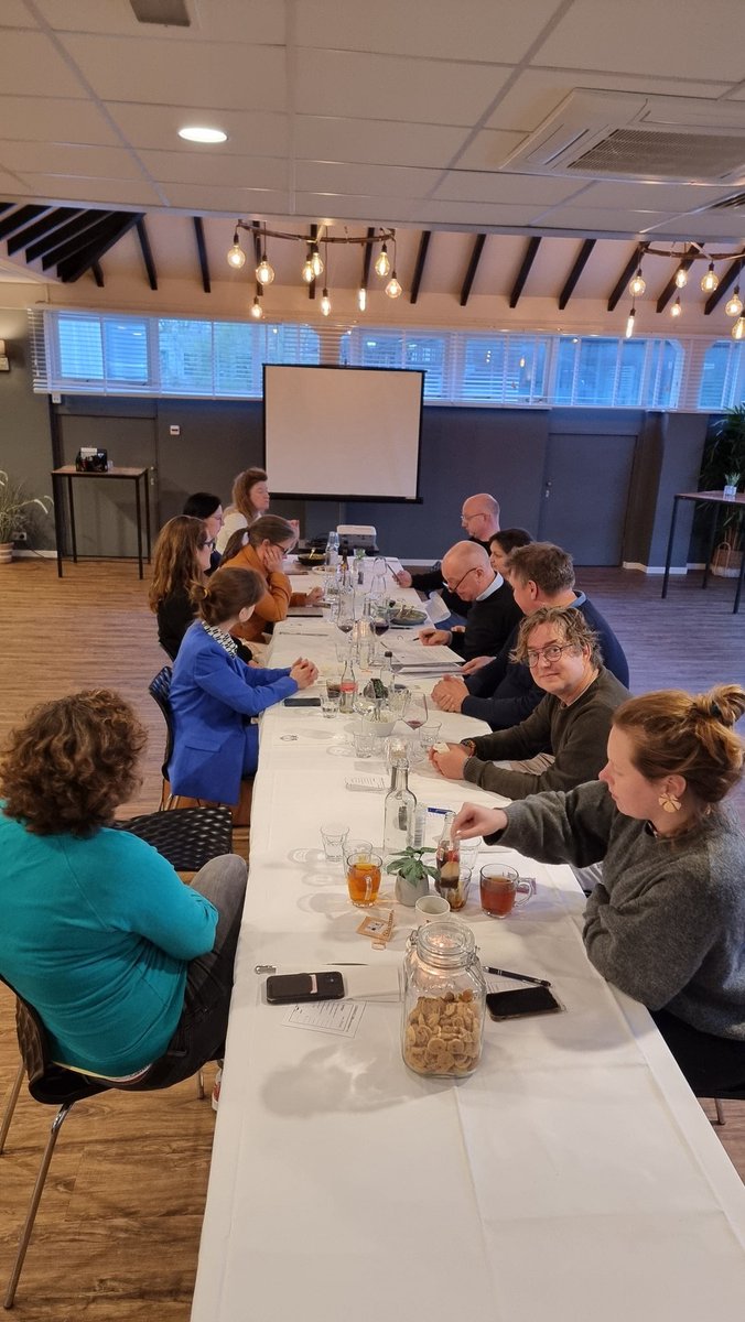 1e dinsdag vd maand. We mogen weer !!Lions bijeenkomst #zinin #weserve #lionshelpen <a href="/lionsclub110AN/">LIONS DISTRICT 110AN</a> <a href="/lionsclubs/">Lions International</a> <a href="/LionsAmsterdam/">Lionsclub Amsterdam 't IJ</a> <a href="/lions4c6/">District 4-C6 Lions</a> <a href="/Lions_NL/">Lionsclubs Nederland</a>