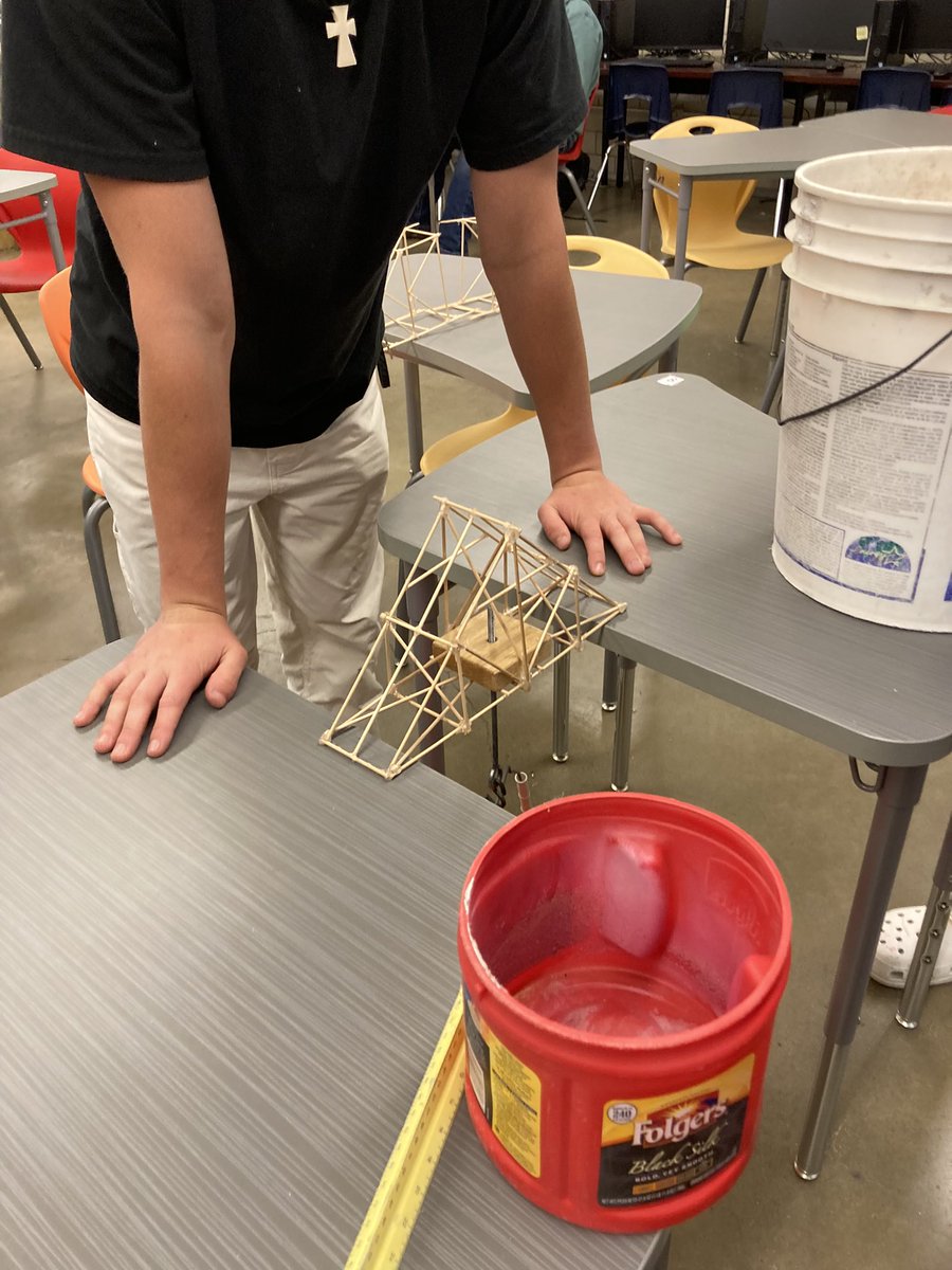 My 3rd period testing their dowel bridge designs. <a href="/HarlingenHS/">HHS Cardinals</a> <a href="/HarlingenCISD/">HCISD</a>. The strongest in the class so far held 462 times it’s own weight