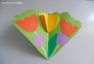 Tarjeta de flores para la #primavera con colores llamativos y #molde #krokotak i.mtr.cool/qlknpqzjfh