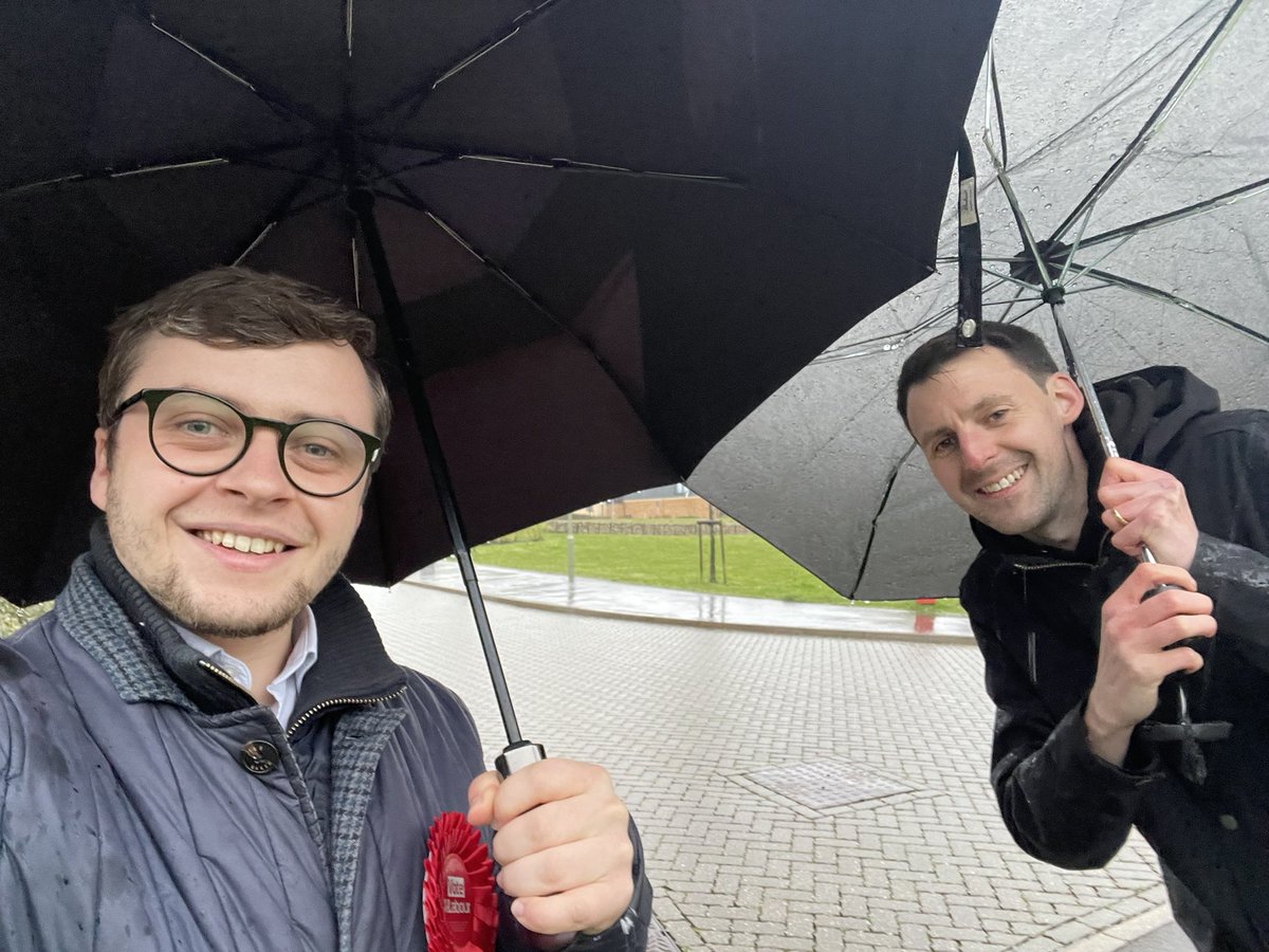 BradPhillipsUK's tweet photo. Massive thanks to all that opened their doors to have a chat on a very rainy evening! 

#SherborneStJohn #Rooksdown https://t.co/ZPG01gUBi5