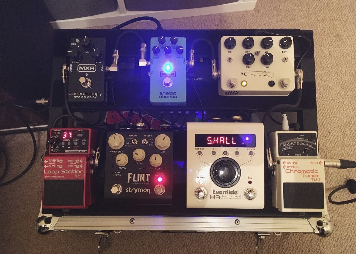 For all my gear nerds 🤓 finished wiring my new board today and this is what i’m running. Huge love to @EventideAudio for hooking me up with a second H9 ahead of the UK/EU tour 🤍

#pedals #gearnerds #guitarpedals #eventide