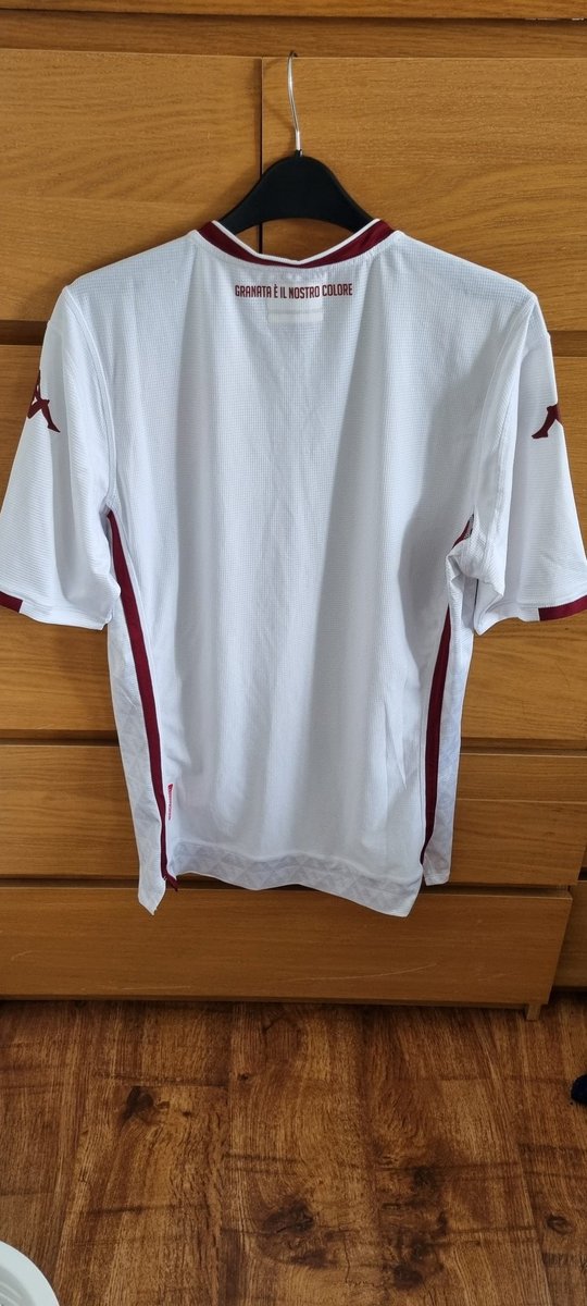 grfinch91's tweet photo. @shirt_x Torino 18/19 Away Large

Great condition

£24 + p&amp;p https://t.co/RP6zsWry2l