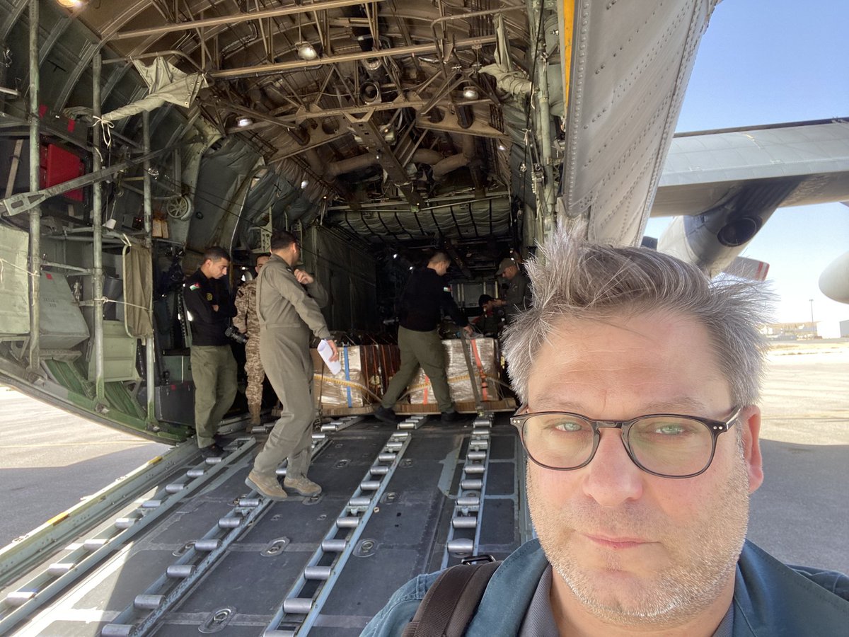 I had the opportunity yesterday to accompany the @Jordanian_Army on a humanitarian aid drop in the Gaza strip. A very somber and impressive experience.