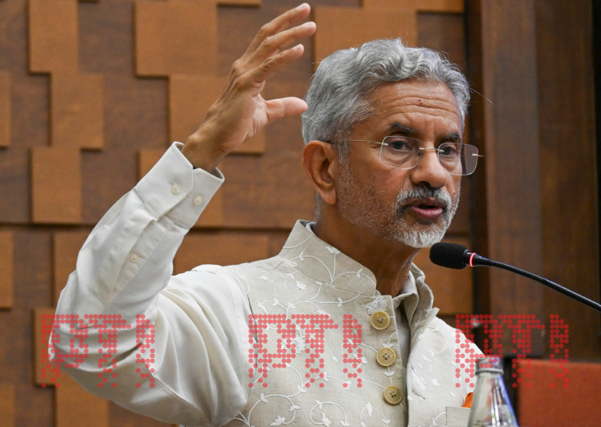 PTI_News's tweet photo. STORY | There was a time when Nehru said 'India second, China first': Jaishankar

READ: https://t.co/icqSoyqM99 https://t.co/H5U1qq3jY7