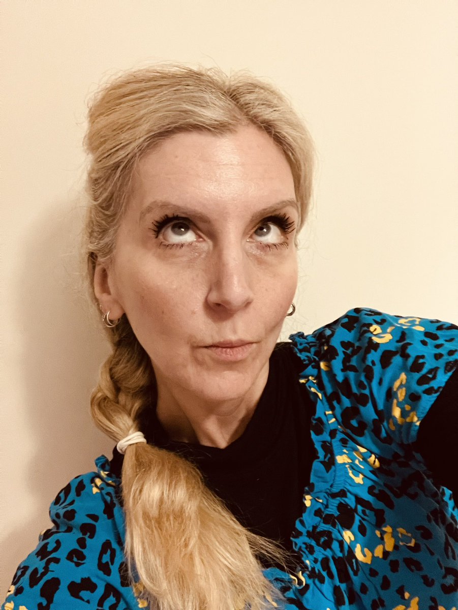 comedyloulou's tweet photo. Don’t mind me…Just warming up before I head to #openmic at the #cornexchange 🎤🤪🎤
#tuesday #comedy #comedypractice #precompetition #funnywoman #funnygirl #comedienne #standupcomedy #itswhatido #foryoupage #follow #comedyloulou 🎤🤪🎤 https://t.co/W4WwZjwJL1