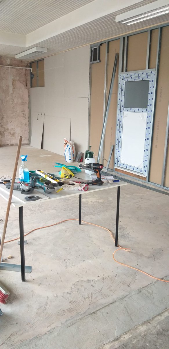 CSCfreshSpace's tweet photo. Nach Fertigstellung der Bauarbeiten für Anbauraum 1 folgt nun der Ausbau von Anbauraum Nr. 2 und 3., somit können wir nach Erhalt der Anbaugenehmigung recht kurzfristig auf ca. 130 qm Indoor-Fläche Cannabis für unsere Mitglieder anbauen. https://t.co/P4DPx5M80g