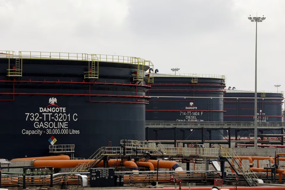 KNetwork42336's tweet photo. Nigeria's Dangote oil refinery begins supplying petroleum products to the local market marking a major milestone in the country's pursuit of energy independence. https://t.co/GAEJbRIMMx