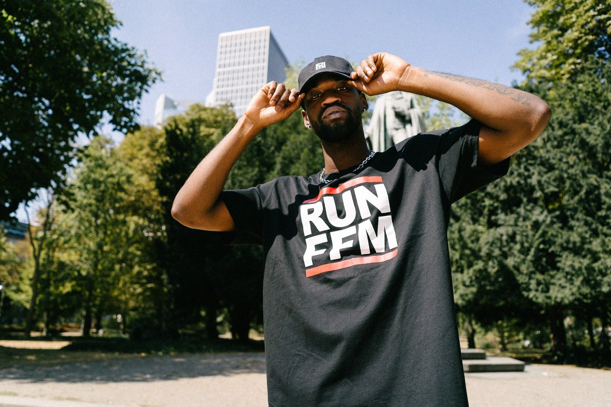 Die allerersten RUN FFM Dad Hats — jetzt vorbestellen! 

🛍️ 👉 RUNFFM.COM