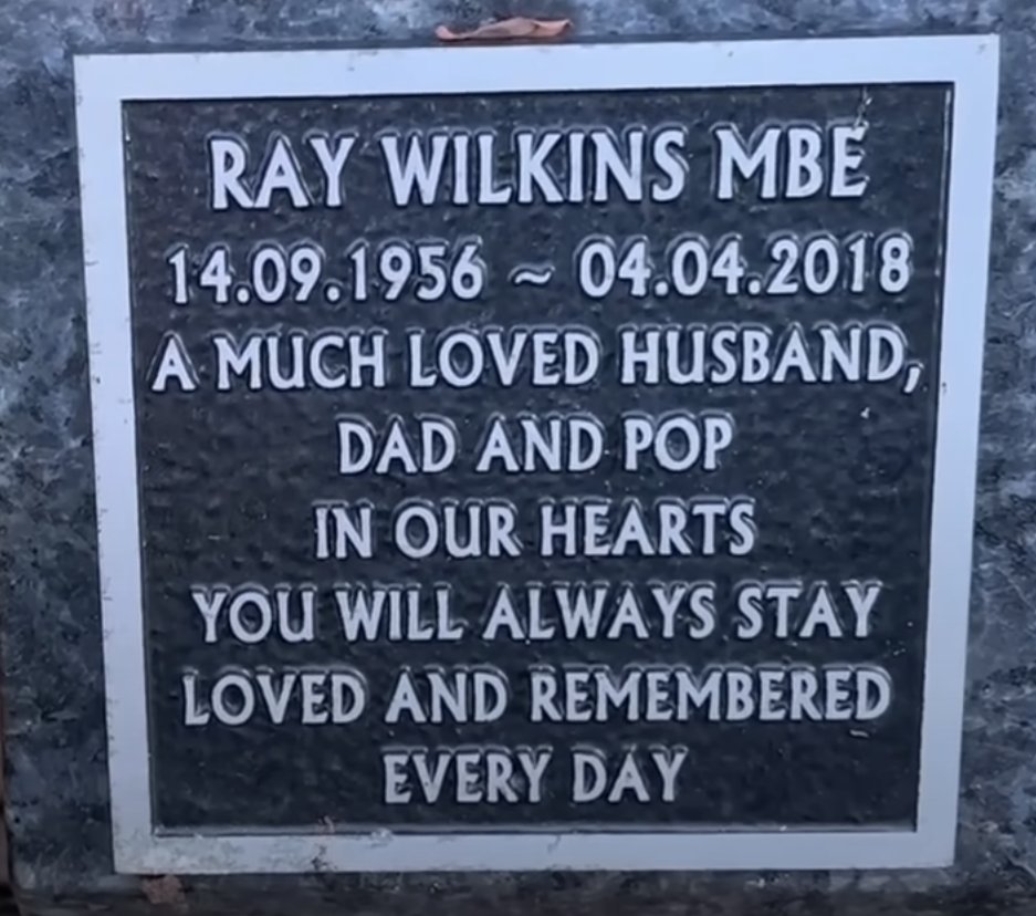 Remembering former #CFC player and manager Ray Wilkins who died #OTD in 2018. Ray is buried in Randalls Park Cemetery, Leatherhead. #NeverForgotten #CFCHeritage zeemaps.com/view?group=387…