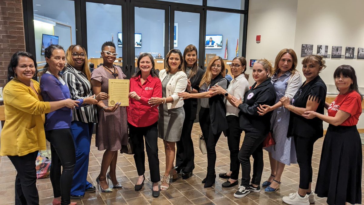 El Centro Hispano agradece al Alcalde de Durham, Leonardo Williams por la proclama sobre el Día de la Mujer revistalatinanc.com/2024/04/02/el-… via @REVISTA LATINA @CentroHispanoNC