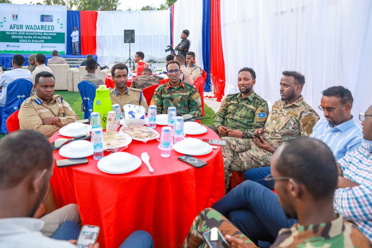 Ra’iisul Wasaaraha Xukuumadda Jamhuuriyadda Federaalka Soomaaliya Mudane Xamsa Cabdi Barre, ayaa degmada Kaxda uga qeyb galay Kulan Affur Wadareed oo lagu muujinayey amniga iyo horumarrada kala duwan ka jira Caasimadda dalka ee Muqdisho. Ra’iisul Wasaaraha ayaa ku ammaanay…