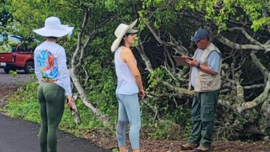 #Galápagos | Durante el feriado de Semana Santa, la Dirección del Parque Nacional Galápagos con el apoyo de otras instituciones, reforzó los controles turísticos en los 16 sitios de visita cercanos a los centros poblados de #SantaCruz, #Isabela y #SanCristóbal. En total se