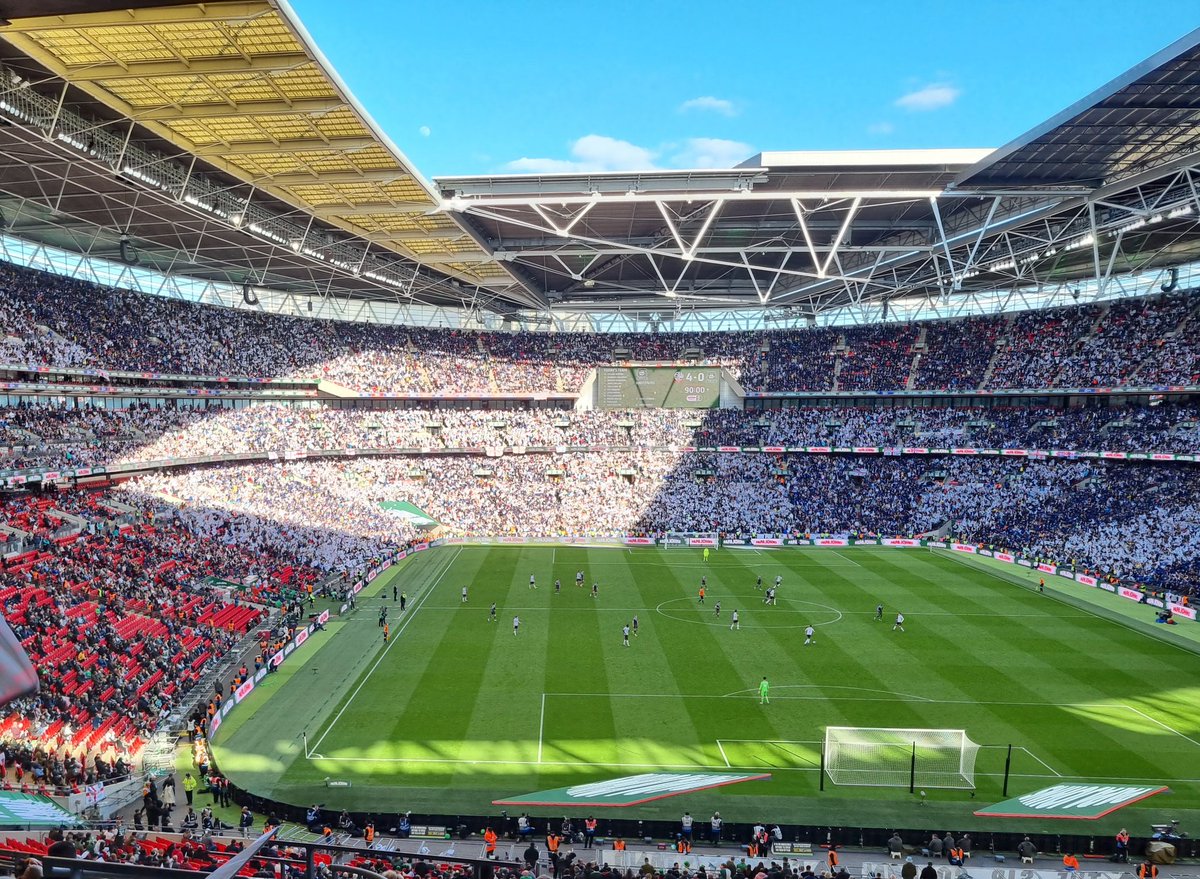 HitbyVinyl's tweet photo. @BWFCRetailStore A legend kindly had a space in a corporate box for us, unfortunately that box ended up being in the Plymouth end!

That did mean I got the unique view of this wall of blue and white at 90 mins. I'm sure people can zoom in to spot themselves... https://t.co/muS4OTd5pN