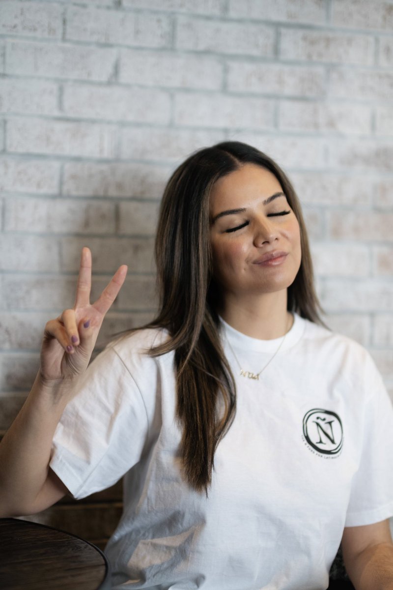 ReporterCruz's tweet image. When I was a young reporter living in North Philly, I would always get asked: “If you could have anyone’s job who would it be?” &amp;amp; I would always say: @NotesFromHeL ✨ 

👚: The Ñ Fund for Latinas in Journalism, a way to contribute to the advancement of Latinas in journalism 💕