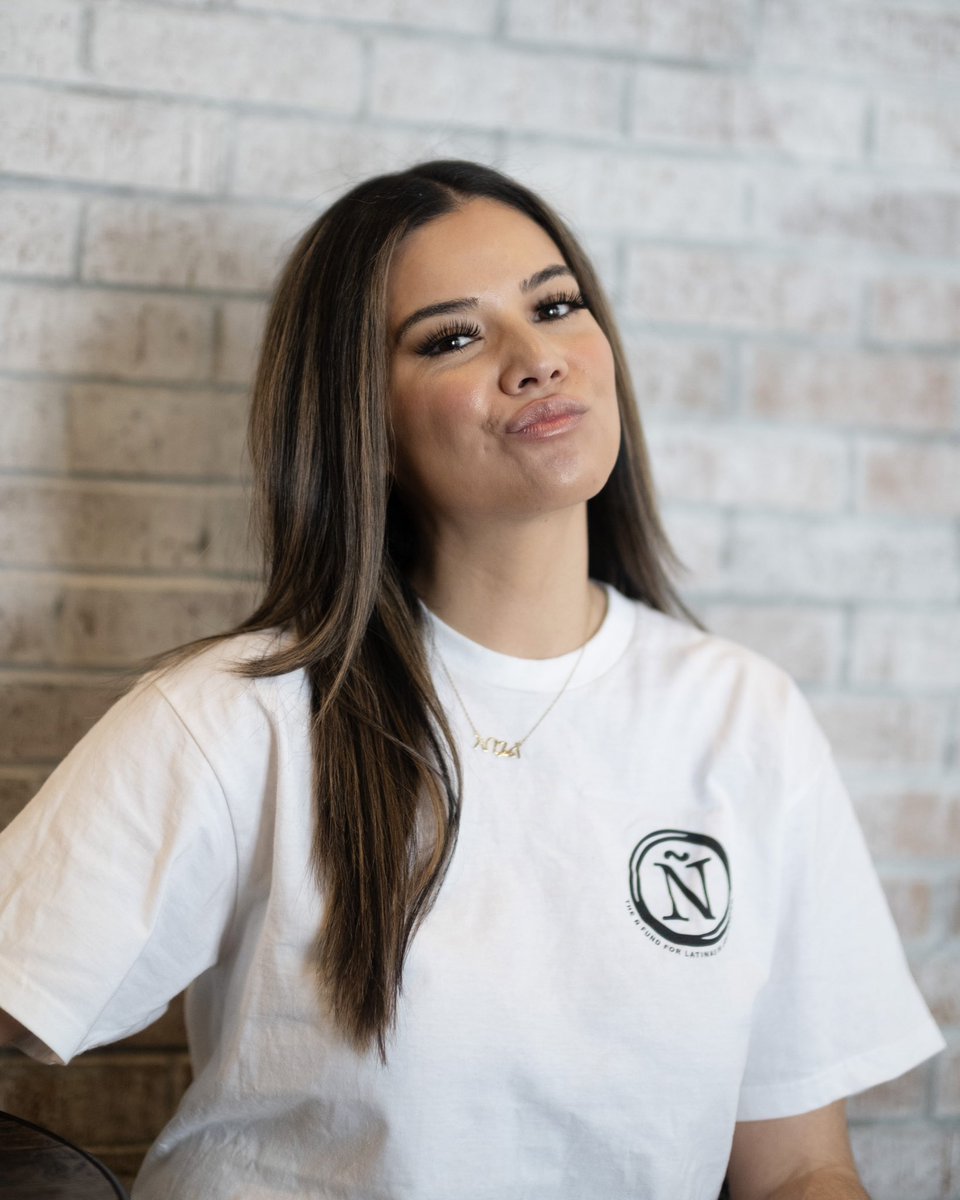 ReporterCruz's tweet image. When I was a young reporter living in North Philly, I would always get asked: “If you could have anyone’s job who would it be?” &amp;amp; I would always say: @NotesFromHeL ✨ 

👚: The Ñ Fund for Latinas in Journalism, a way to contribute to the advancement of Latinas in journalism 💕