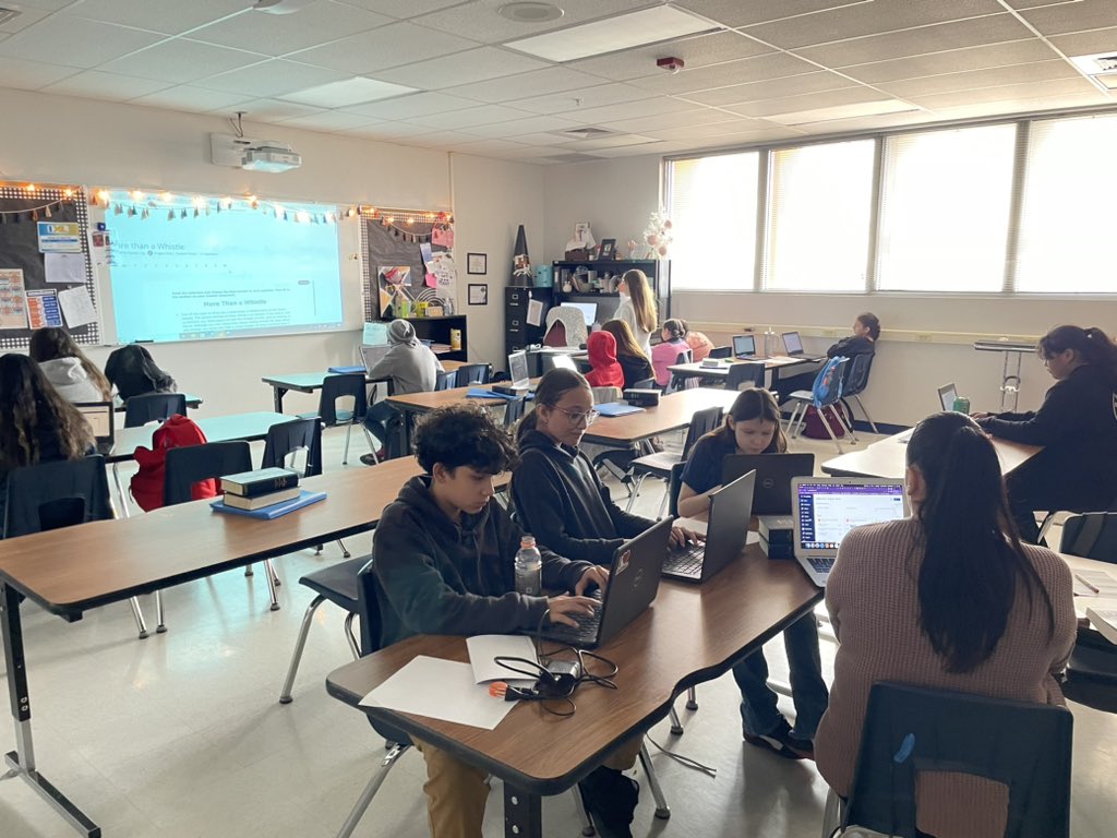 SThomas_SRMS's tweet image. It made my day to see so much great stuff happening throughout our RLA classes today @Hernando_MS 
✅ Small group instruction 
✅ Effective team teaching 
✅ Writing practice 
✅ Aligned strategies 
✅ High levels of engagement 
#chasing100 @LRocha_HMS @RNava_HMS @imalvillar_HMS