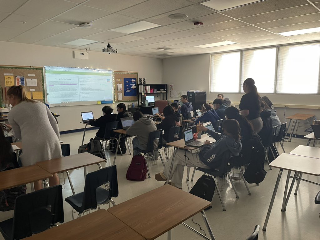 SThomas_SRMS's tweet image. It made my day to see so much great stuff happening throughout our RLA classes today @Hernando_MS 
✅ Small group instruction 
✅ Effective team teaching 
✅ Writing practice 
✅ Aligned strategies 
✅ High levels of engagement 
#chasing100 @LRocha_HMS @RNava_HMS @imalvillar_HMS