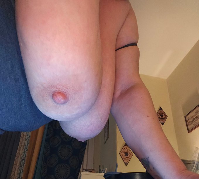 Happy #tittytuesday from your favorite pair of heavy, veiny titties!💜  https://t.co/0E9AvYLNMu https://t<a href="/tag/tittytuesday"class="tags">#tittytuesday</a>