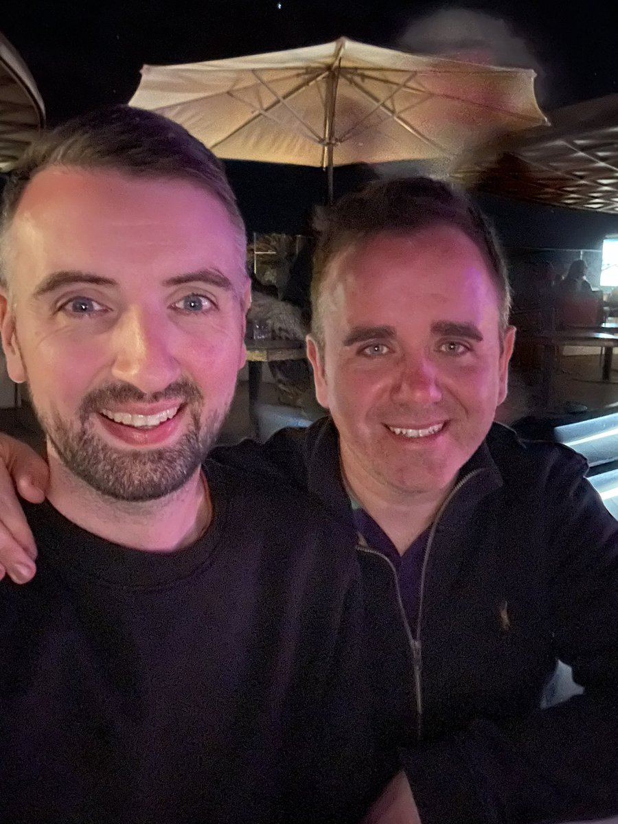 Heading home after an incredible Easter spent in Las Palmas and Meloneras on the beautiful island of Gran Canaria! ☀️🍹🏝️ Looking forward to 2025 already! 👀🤣