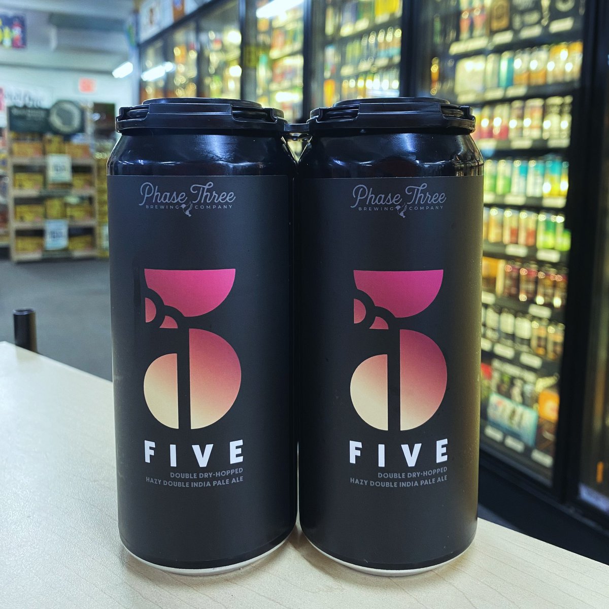 FIVE- DDH Hazy Double IPA5️⃣💗

@PhaseThreeBrew 🕊️

#newbeer #beergoals #craftbeer #goodbeer #beervibes #beeroclock #phasethreebrewing