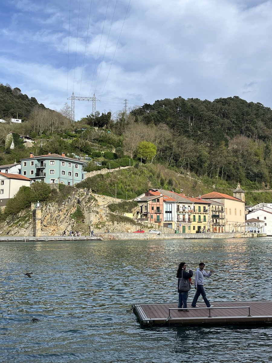 ventosinha's tweet photo. Fotos del viatge al nord💨🏔️

1r dia: Hondarribia, Pasaia i Donostia https://t.co/gaLxLP7yRS