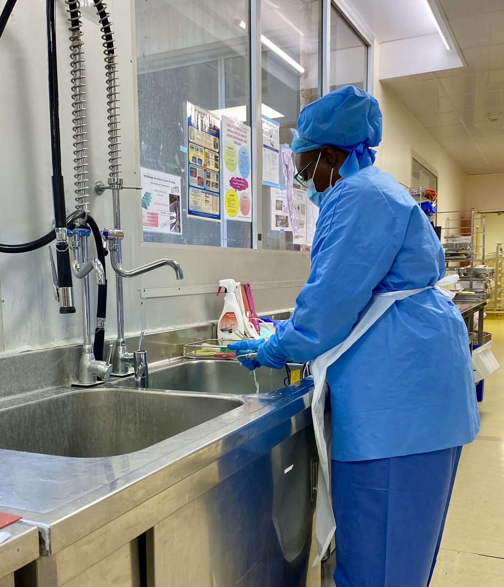 Marie travaille dans le service de stérilisation du bloc de l’hôpital Lariboisière. Sans son intervention, pas une opération… 🙏 Marie et à toutes les autres aussi.