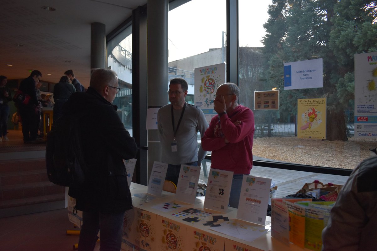 MathSFrontieres's tweet photo. l'association Mathématiques sans Frontières était présente à la 6ème édition de la Nuit des Jeux Mathématiques à la FST de Mulhouse https://t.co/kSiRDcEioN