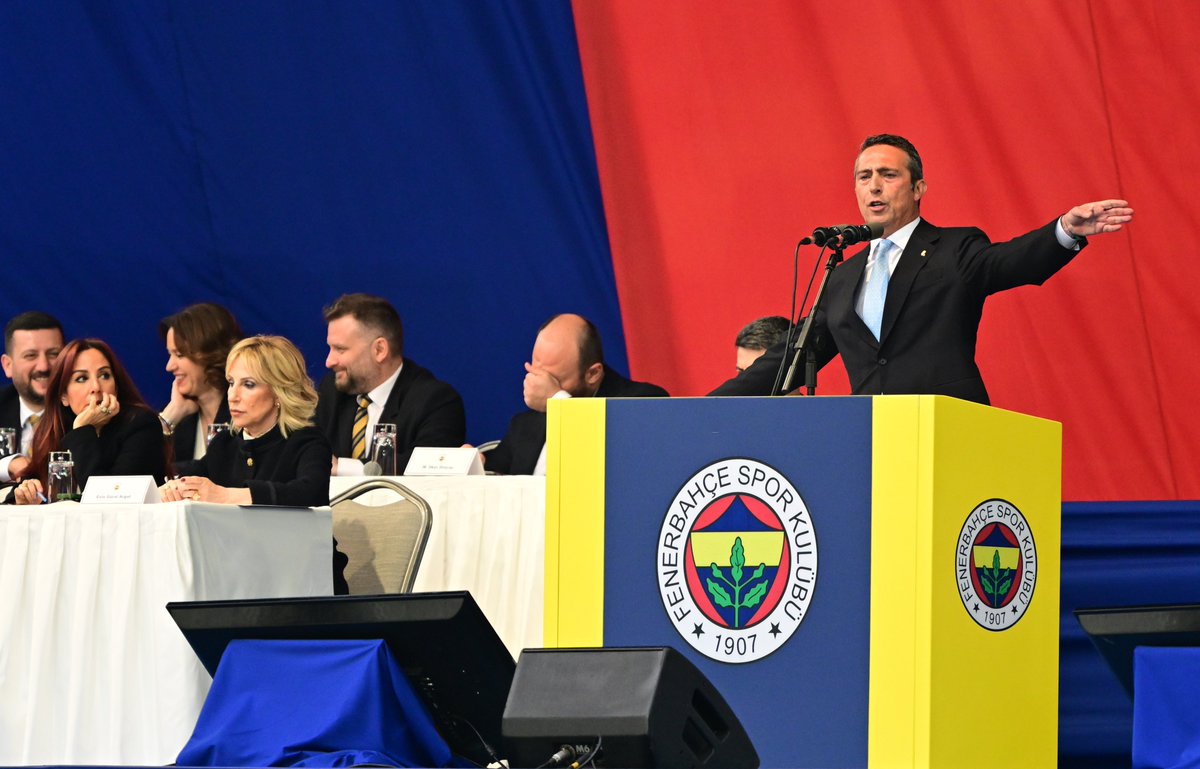 Ali Koç, ligden çekilme kararının 3 ay sonraki genel kurula kadar rafa kaldırdığını açıkladı.