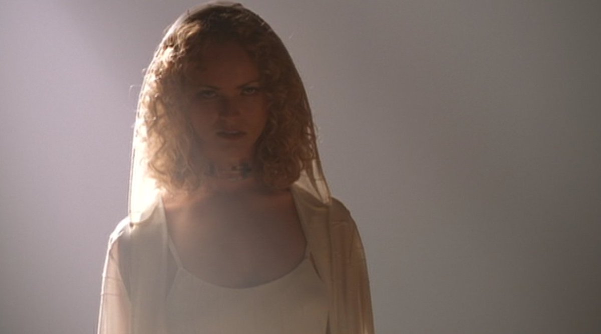 Es ist wieder Mittwoch, 20:15 Uhr.

Endlich geht es weiter, direkt mit einer mordenden neuen Goa'Uld aus Daniels Vergangenheit. Und dennoch: Er stirbt nur beinahe!

chevron10.de/sg1-s04e13-die…

#Chevron10 #StargateSG1 #Podcast