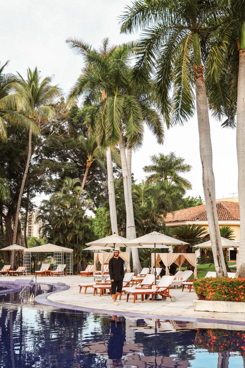 Discover serenity at Casa Velas, where every moment blends with the natural beauty surrounding you. Would you like to immerse yourself in this atmosphere of tranquility?