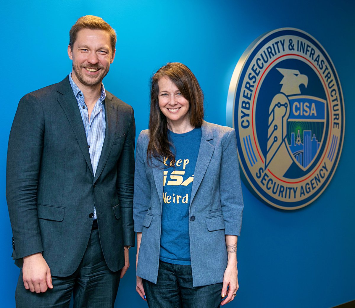 🇪🇺🇺🇸Happy to host my friend, Exec Dir <a href="/Le_Passar/">Juhan Lepassaar</a> of <a href="/enisa_eu/">ENISA</a>. We had a great discussion about our joint path forward following our CISA-ENISA Working Arrangement, signed last December.  Together, we’ll build a more resilient cybersecurity environment on a global scale.