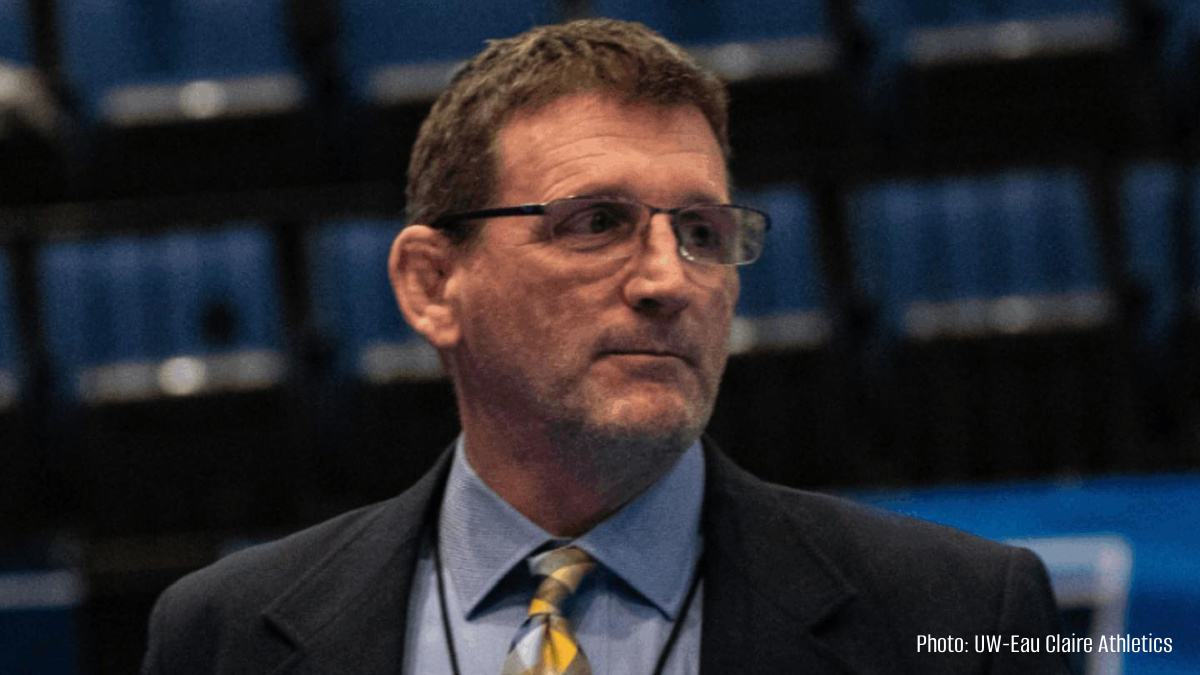 Tim Fader has been honored as The Open Mat's 2024 NCAA Division III Coach of the Year after guiding the UW-Eau Claire wrestling program to a historic season. theopenmat.com/articles/tom66… #NCAAwrestling #d3wrestle
