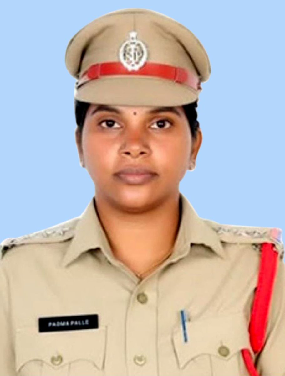 #Hyderabad- Lalaguda Inspector Padma has been suspended for not conducting a proper investigation into a road accident case. The inspector also misled higher officials regarding the road accident case. Amberpet SI Ashok was suspended for not doing justice to the victims of a