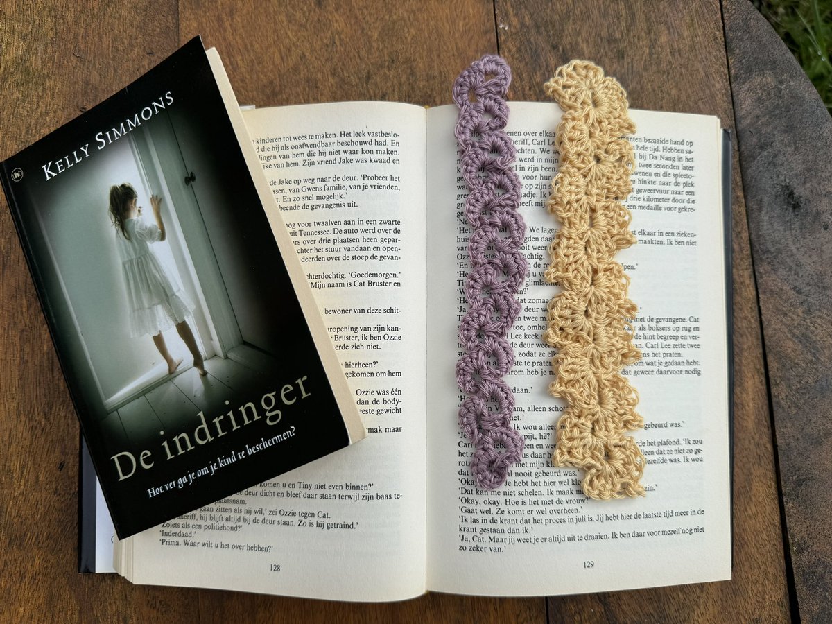 _N_URO's tweet photo. Vanaf nu ga ik ook m’n gehaakte boekenleggers verkopen 🥰
Ze mogen weg voor €4,50 per stuk en kunnen ook geheel naar wens gemaakt worden ✨

RT = 💕 https://t.co/dqenKPs8mX