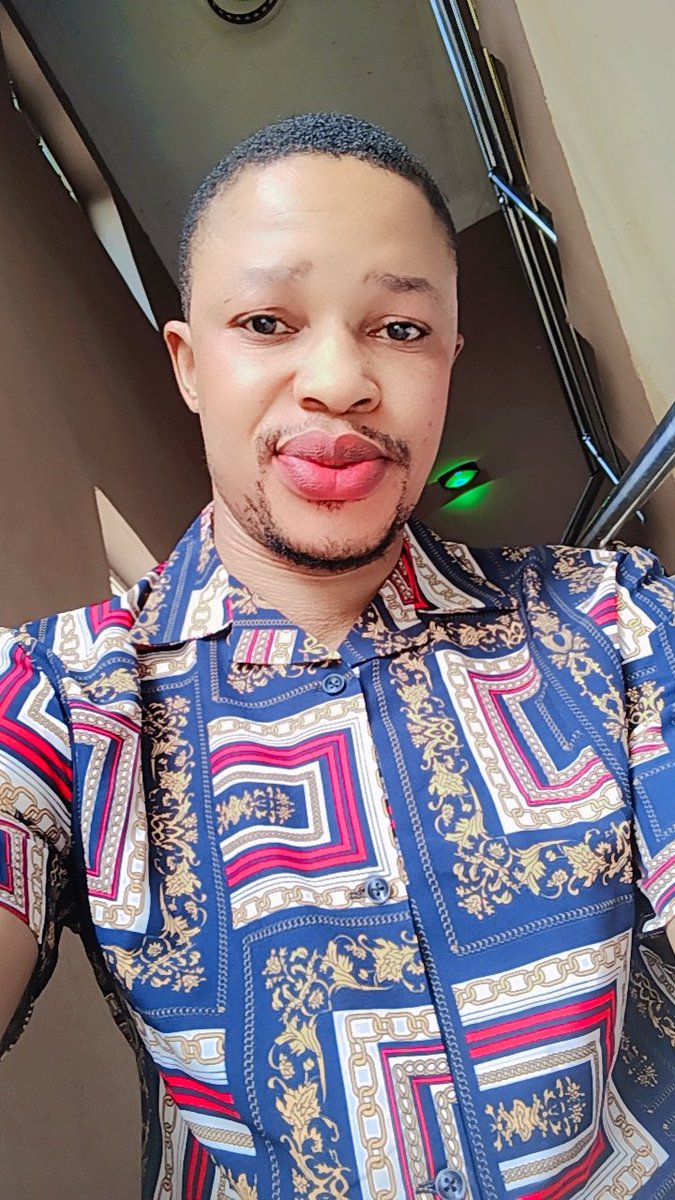 Girls show love to this guy by say i love you