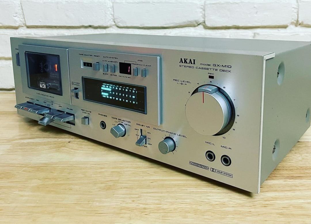 Akai GX-M10 (1979)
2-head compact cassette deck
(photo: Pradeep Kumar)
#akai #tapedeck #cassettedeck #vintageaudio #vintage #retro #hifi #gear #analog #audio #equipment