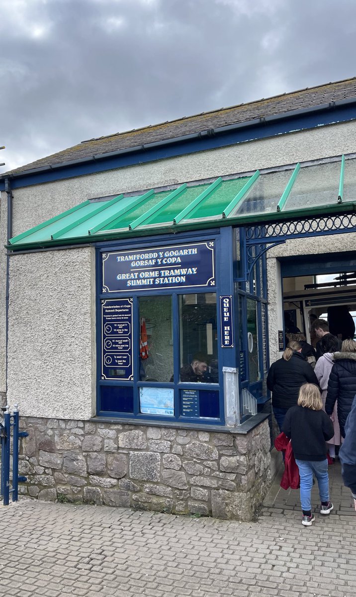 ionarees's tweet photo. #GreatOrmeTramwayStation #SummitStation #Cablecar 🚋🚡🏴󠁧󠁢󠁷󠁬󠁳󠁿 https://t.co/cAjfbqNEyo