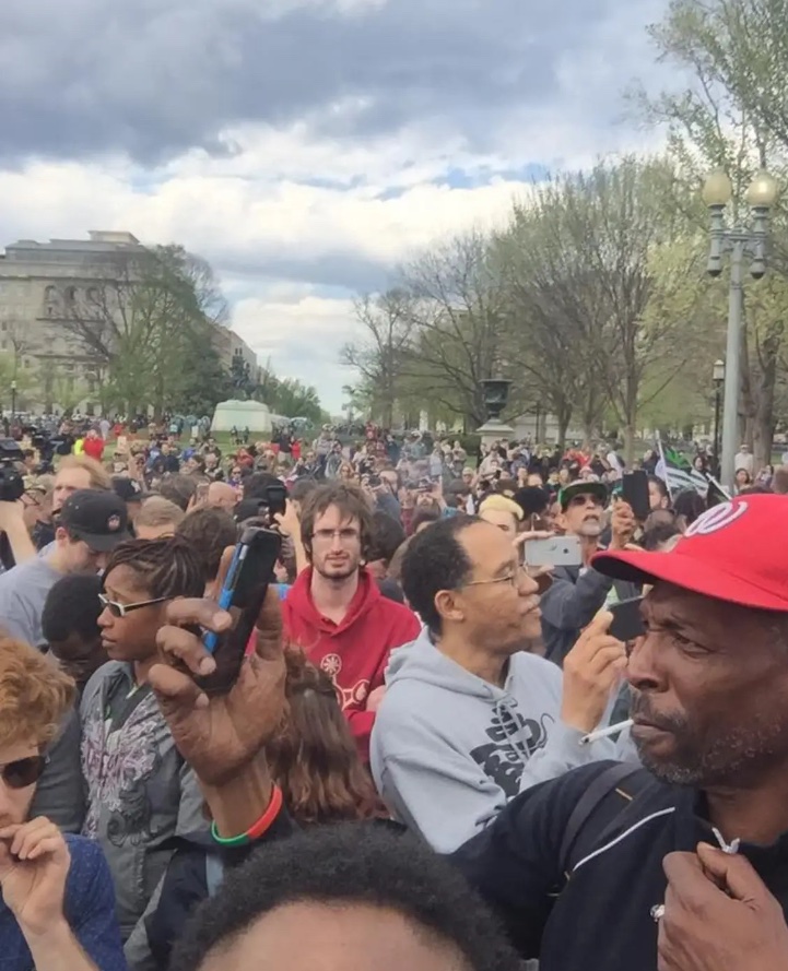 April 2, 2016 = cannabis activists from around the country joined @DCMJ2014 for an epic demonstration
