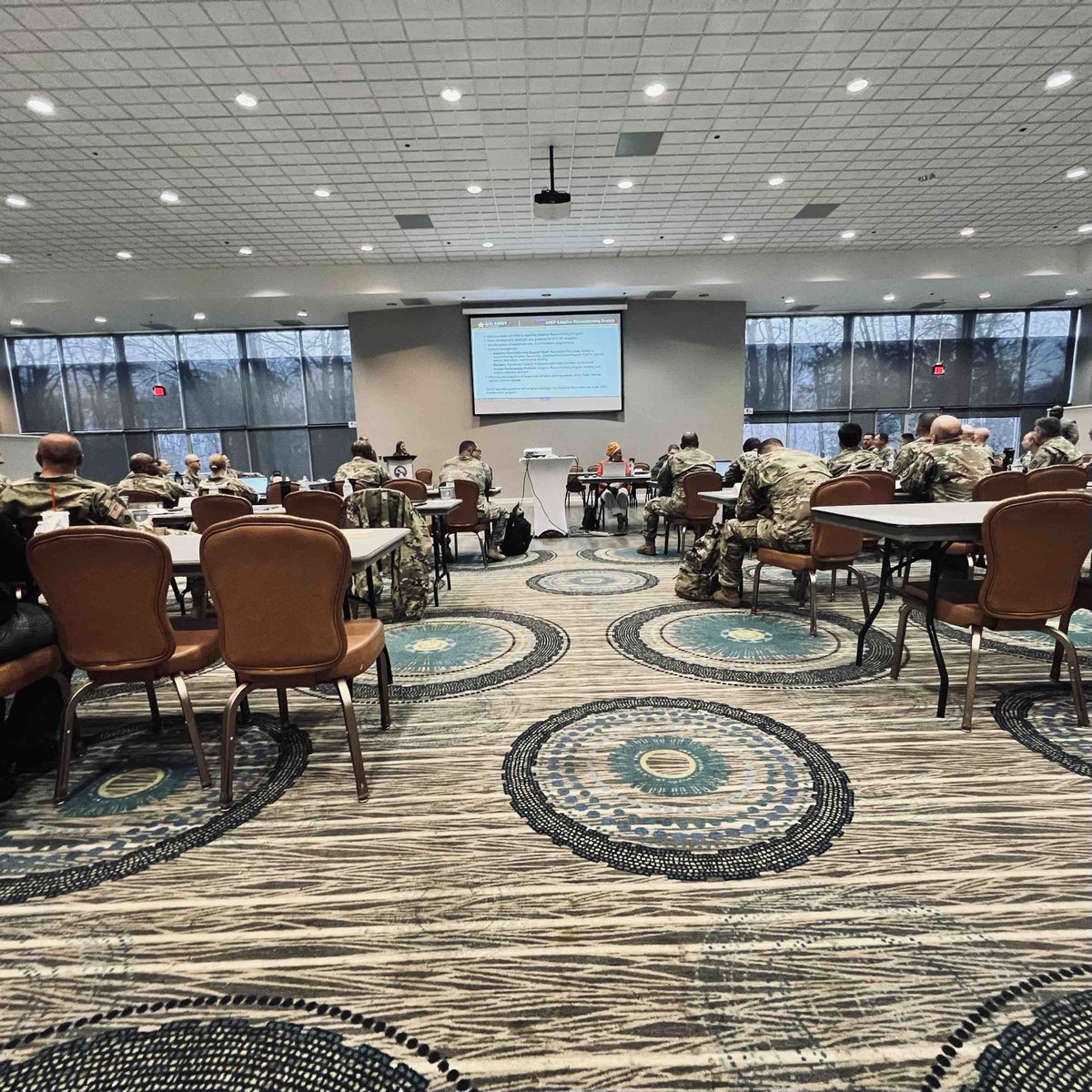 armyARCP's tweet image. Discussing the benefits of the Adaptive Reconditioning Program, for the SRUs.  

#ARCP #AdaptiveSports #AdaptiveReconditioning #LeadershipSummit #SRU