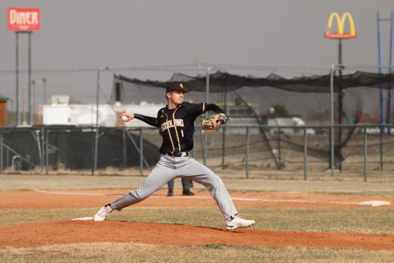 Sports in Kansas tweet media